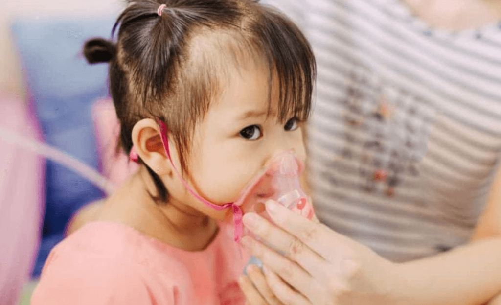 Đưa trẻ đến cơ sở y tế khi cần thiết