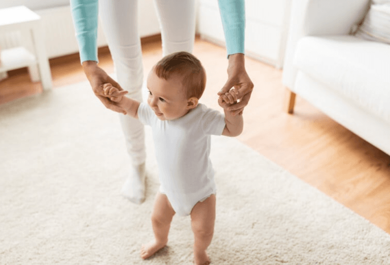 ăn gì để trẻ nhanh biết đi