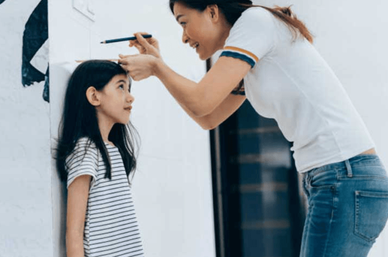 Bảng cân nặng tiêu chuẩn của bé gái