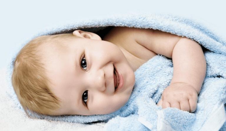 bé 8 tháng chưa mọc răng