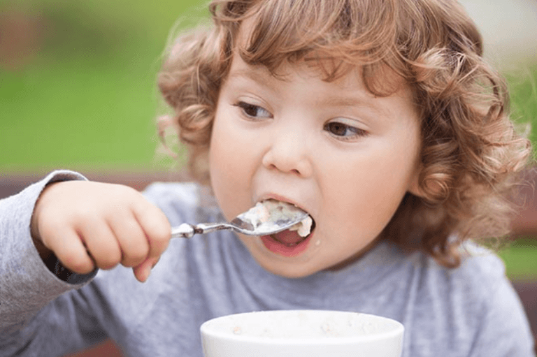 cơm cho bé 2 tuổi