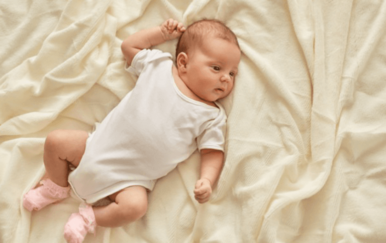 cách đổi sữa cho bé 1 tháng tuổi