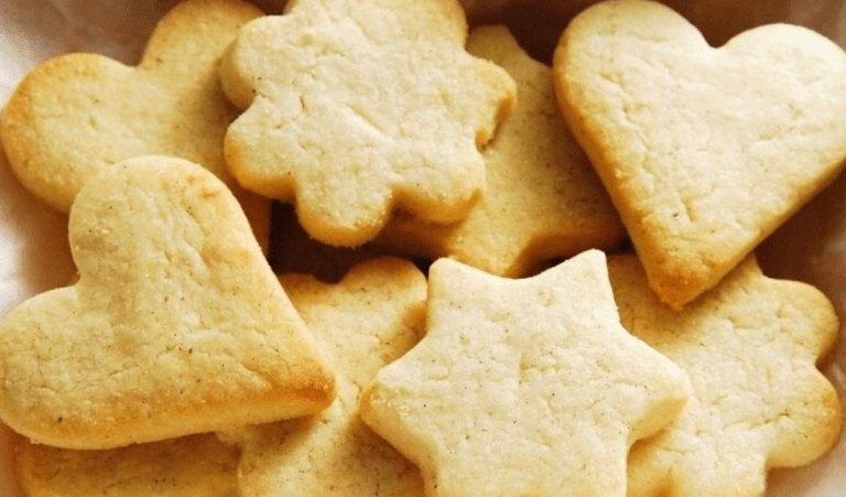 bé 1 tuổi ăn được bánh gì