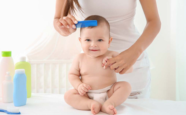 Có Nên Cắt Tóc Máu Cho Trẻ Sơ Sinh?